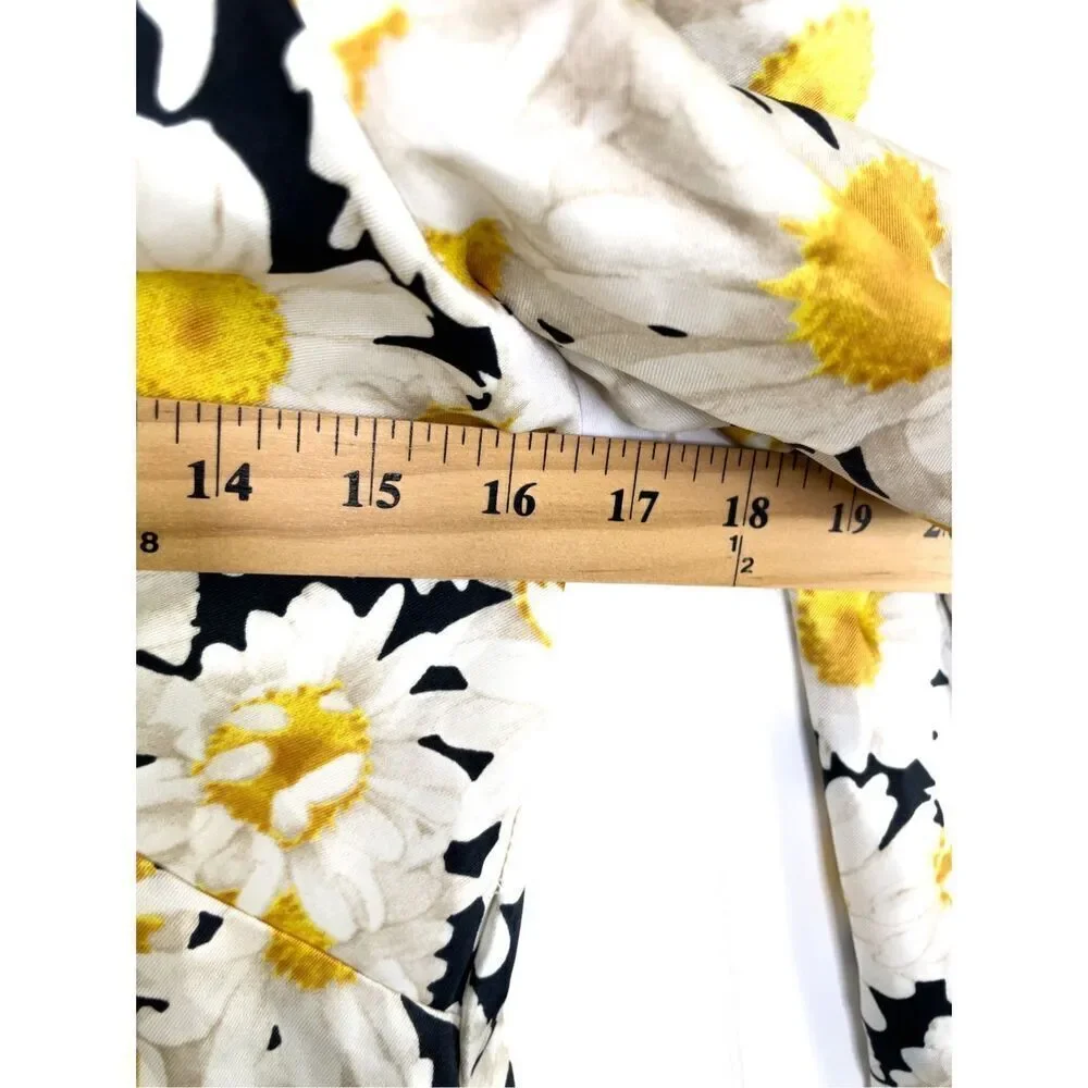 Zara Daisy Pattern Peasant Blouse Floral V Neck Puff‎ Sleeves Size S